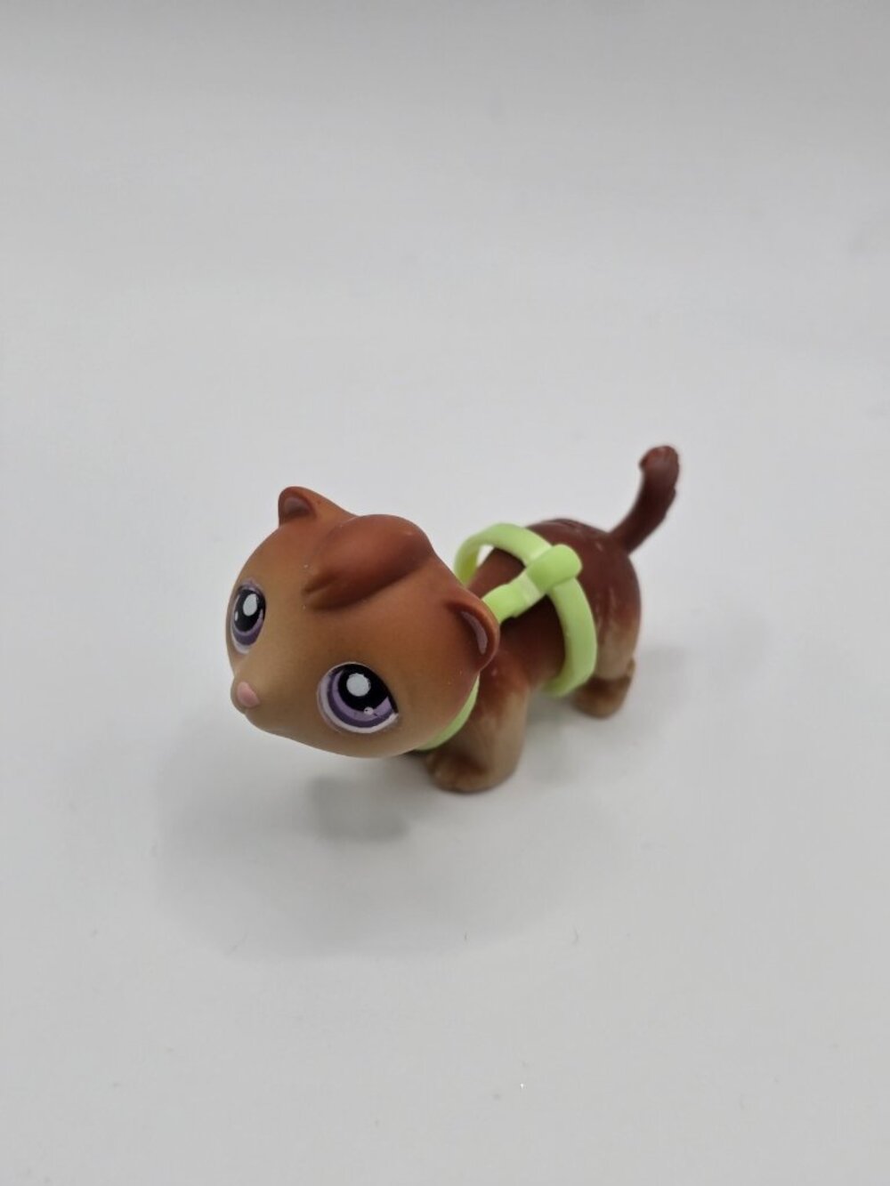Littlest Pet Shop Authentic #260 Tan Brown Ferret Purple Eyes With Harness